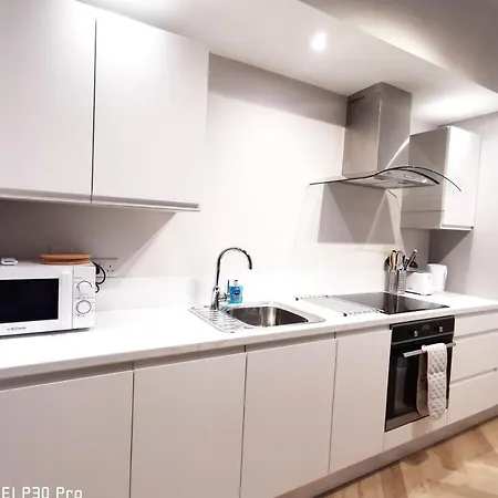 度假居 Lovely 2bed With Patio & Fast Reliable Wifi *