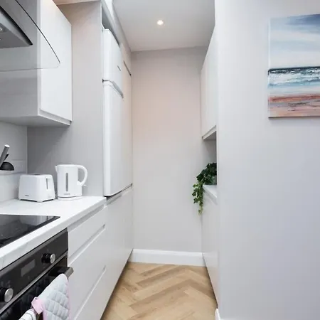 Vakantiehuis Lovely 2bed With Patio & Fast Reliable Wifi Dublin